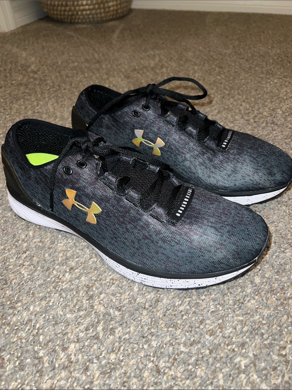 Under Armour Men’s Black with Gold Accent Athletic Shoes. 12